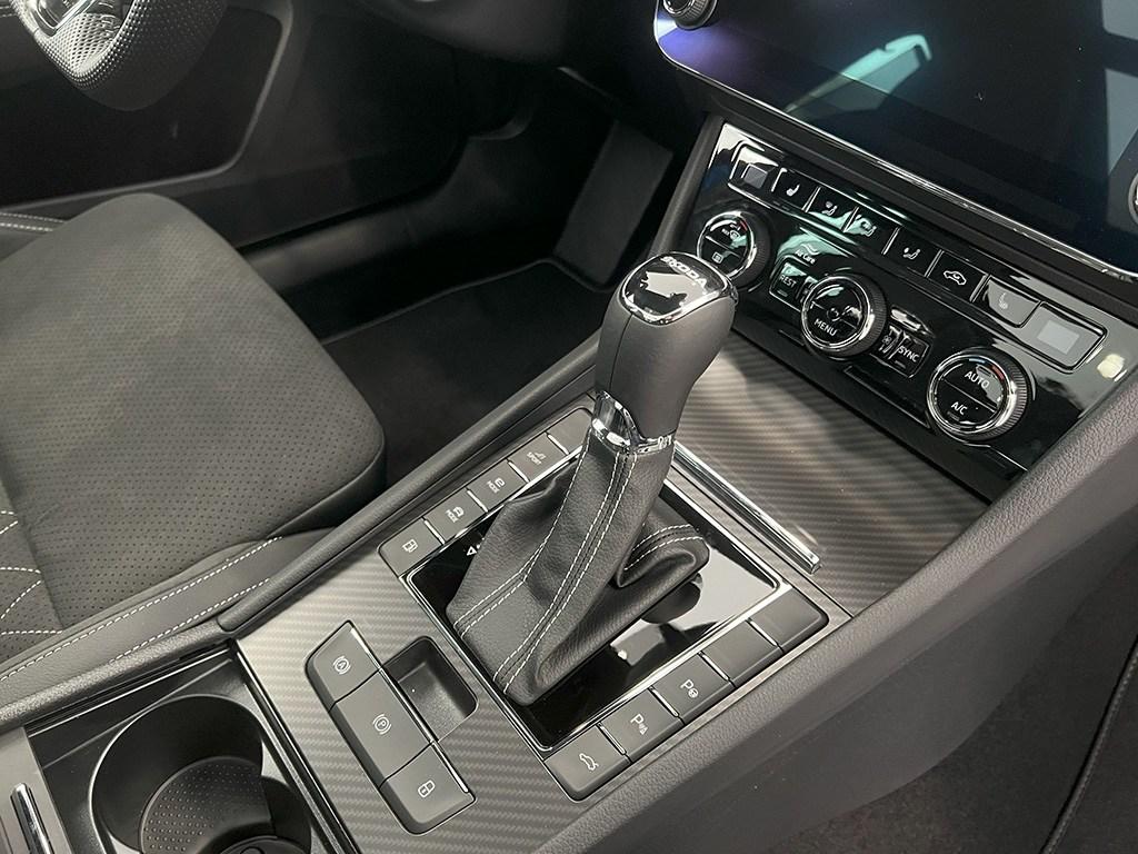 Skoda Superb Combi 1.4 TSI iV P-HEV SportLine DSG 160 kW (218 CV) - 14