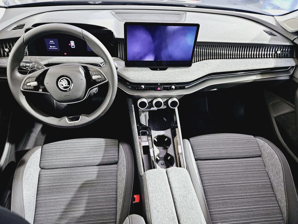 Skoda Superb Combi 1.5 TSI m-HEV Selection DSG 110 kW (150 CV) - 3