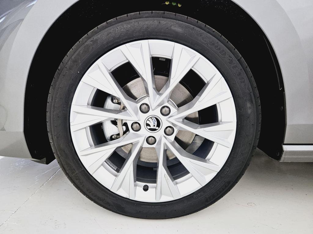 Skoda Superb Combi 1.5 TSI m-HEV Selection DSG 110 kW (150 CV) - 7