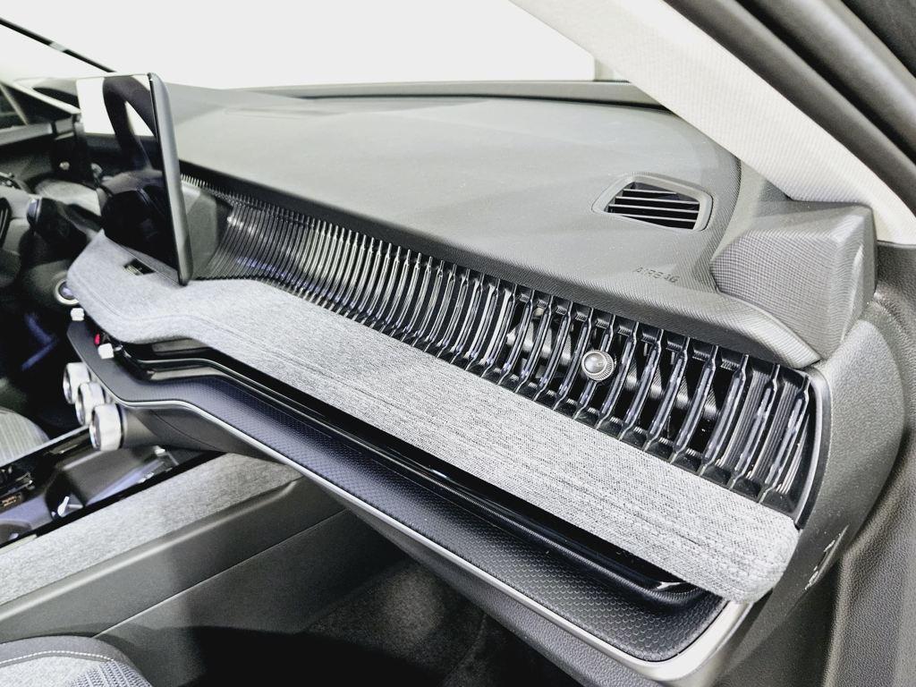 Skoda Superb Combi 1.5 TSI m-HEV Selection DSG 110 kW (150 CV) - 11