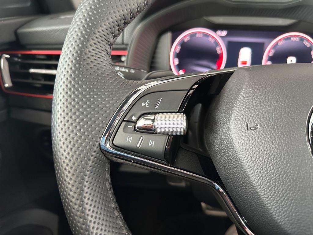 Skoda Kamiq 1.0 TSI Montecarlo DSG 85 kW (115 CV) - 8