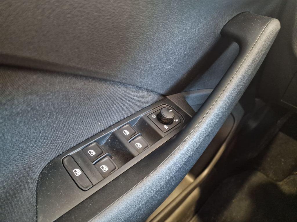 Skoda Scala 1.0 TSI Selection 70 kW (95 CV) - 10