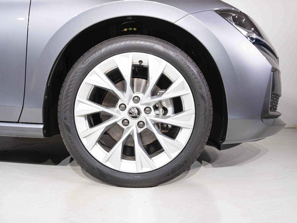 Skoda Superb Combi 1.5 TSI m-HEV Selection DSG 110 kW (150 CV) - 7