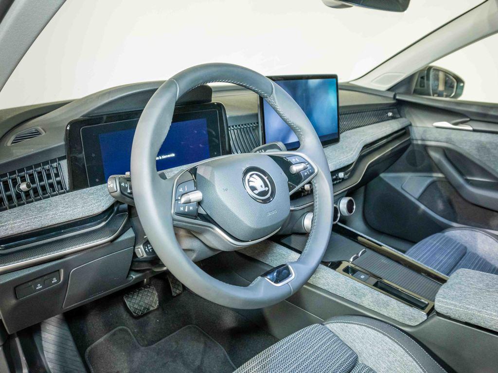 Skoda Superb Combi 1.5 TSI m-HEV Selection DSG 110 kW (150 CV) - 17