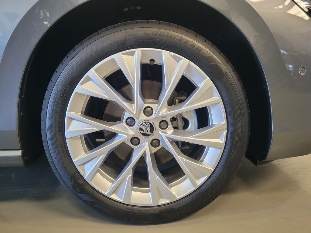 Skoda Superb Combi 1.5 TSI m-HEV Selection DSG 110 kW (150 CV) - 7