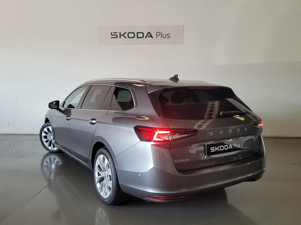 Skoda Superb Combi 1.5 TSI m-HEV Selection DSG 110 kW (150 CV) - 9