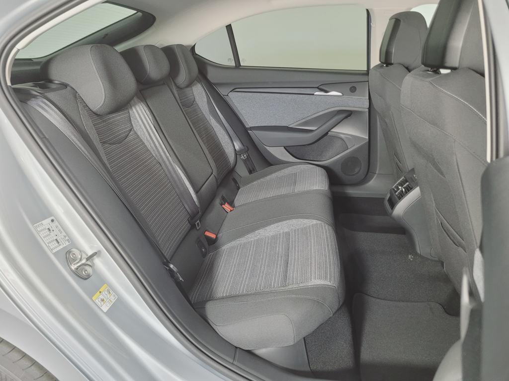 Skoda Superb 2.0 TDI Selection DSG 110 kW (150 CV) - 5