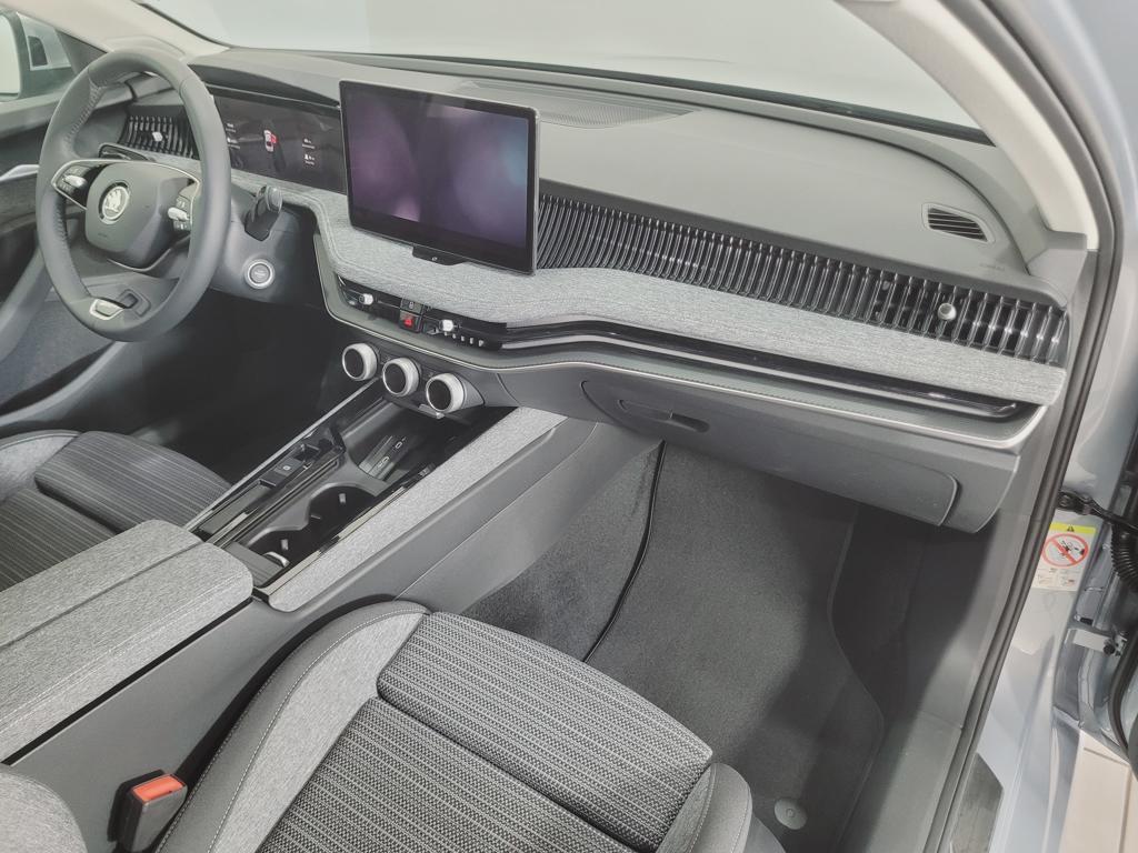 Skoda Superb 2.0 TDI Selection DSG 110 kW (150 CV) - 8