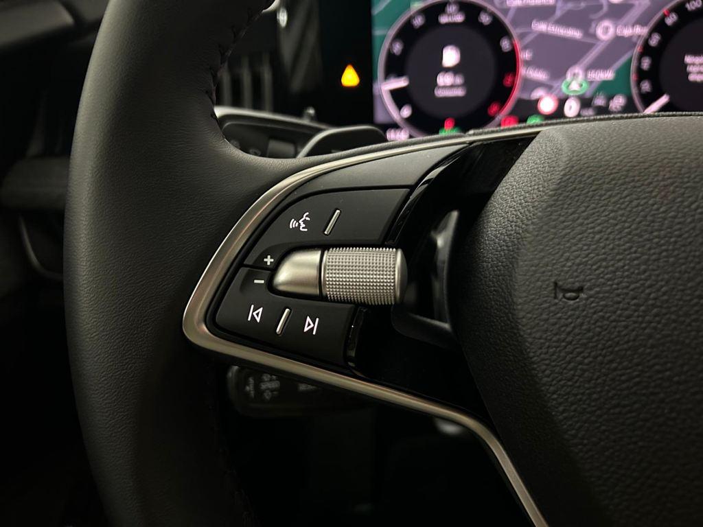 Skoda Superb Combi 1.5 TSI m-HEV Selection DSG 110 kW (150 CV) - 11