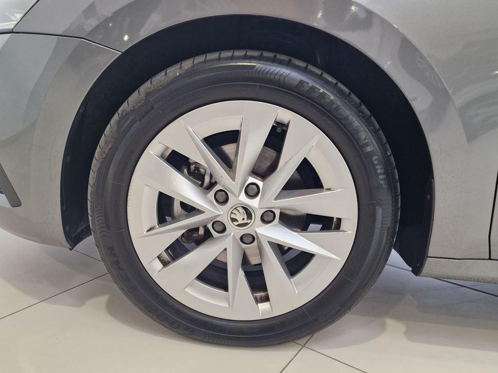 Skoda Octavia Combi 1.0 TSI MHEV Selection DSG 81 kW (110 CV) - 7