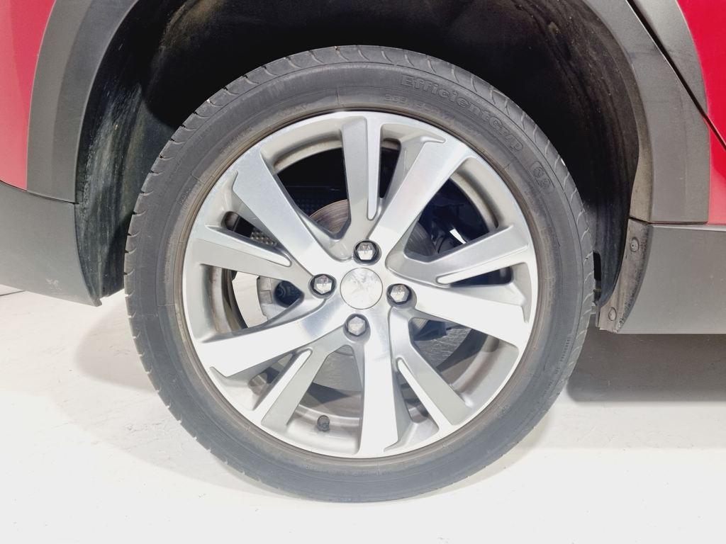 Peugeot 2008 PureTech 130 S&S Allure 96 kW (130 CV) - 7