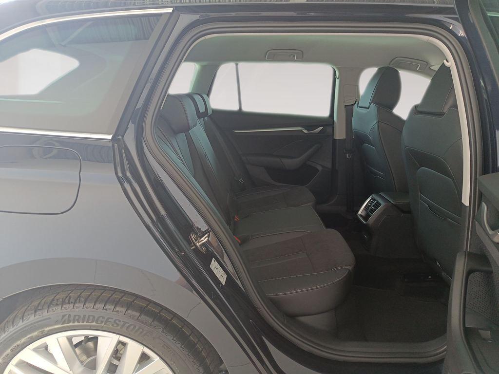 Skoda Octavia Combi 2.0 TDI Design DSG 110 kW (150 CV) - 5