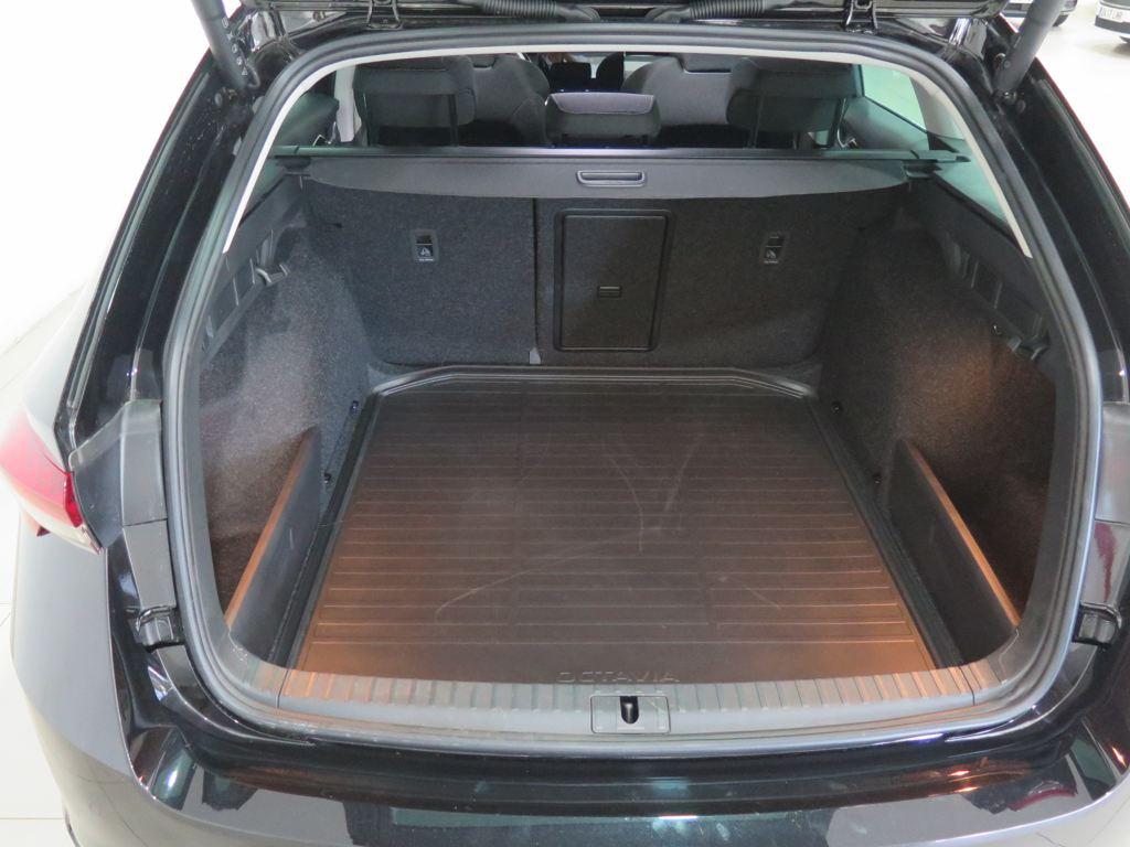 Skoda Octavia Combi 2.0 TDI Selection DSG 110 kW (150 CV) - 6