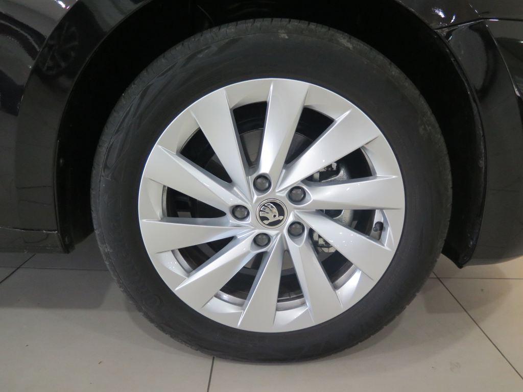 Skoda Octavia Combi 2.0 TDI Selection DSG 110 kW (150 CV) - 7