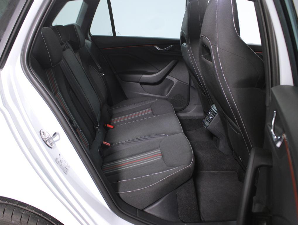 Skoda Kamiq 1.0 TSI Monte Carlo DSG 85 kW (115 CV) - 5