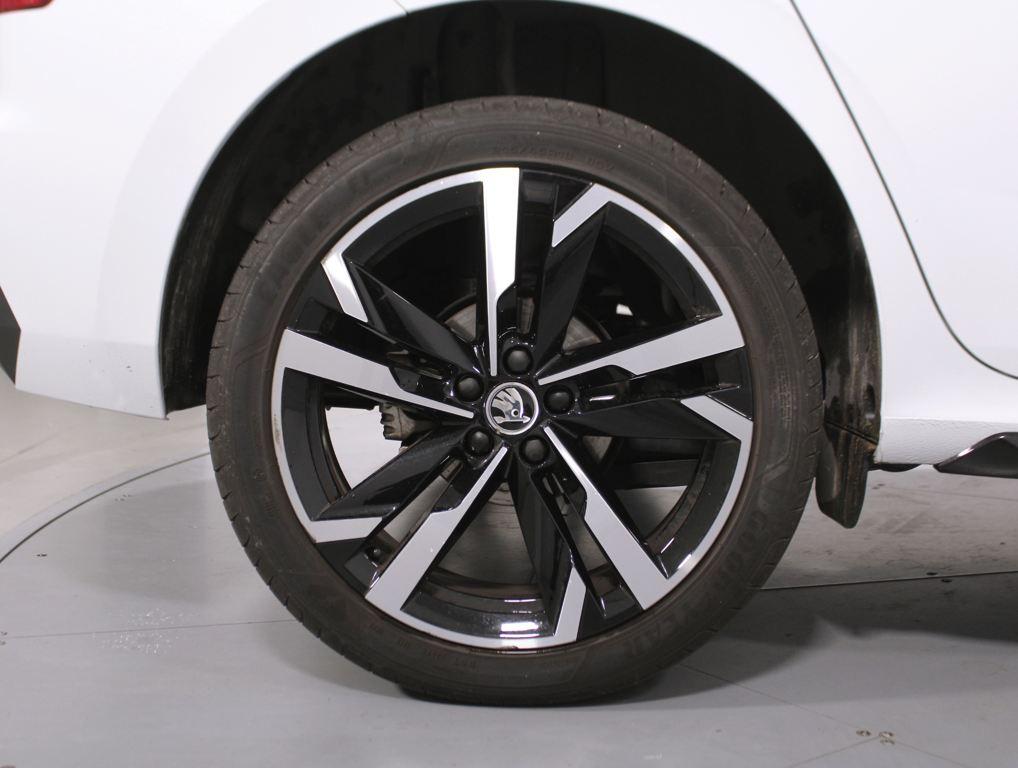 Skoda Kamiq 1.0 TSI Monte Carlo DSG 85 kW (115 CV) - 7