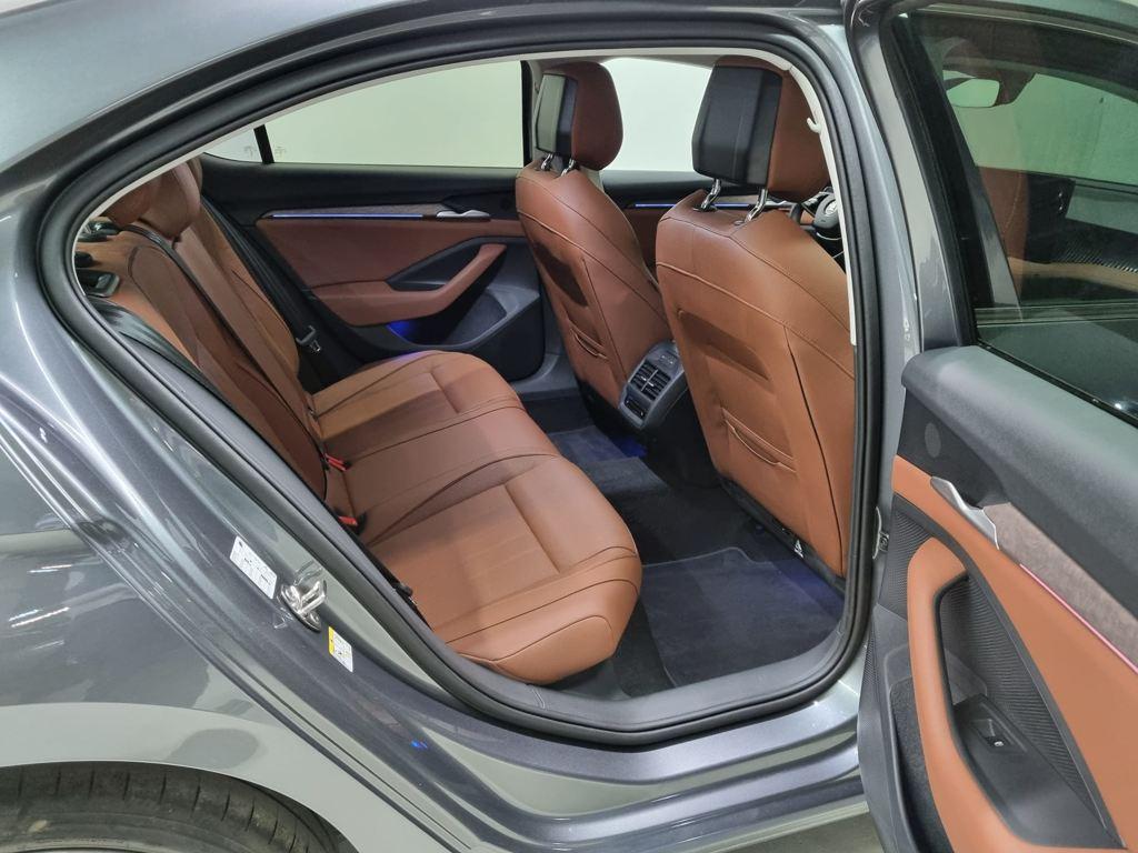 Skoda Superb 1.5 TSI m-HEV Selection DSG 110 kW (150 CV) - 5