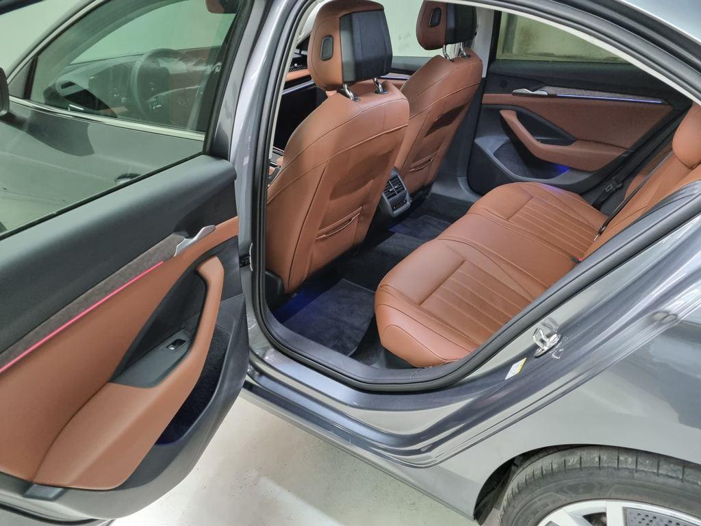 Skoda Superb 1.5 TSI m-HEV Selection DSG 110 kW (150 CV) - 10