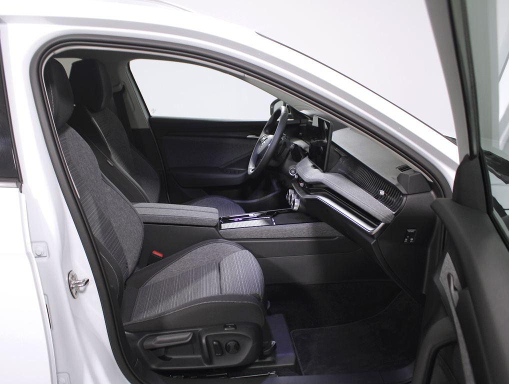 Skoda Superb Combi 1.5 TSI m-HEV Selection DSG 110 kW (150 CV) - 4