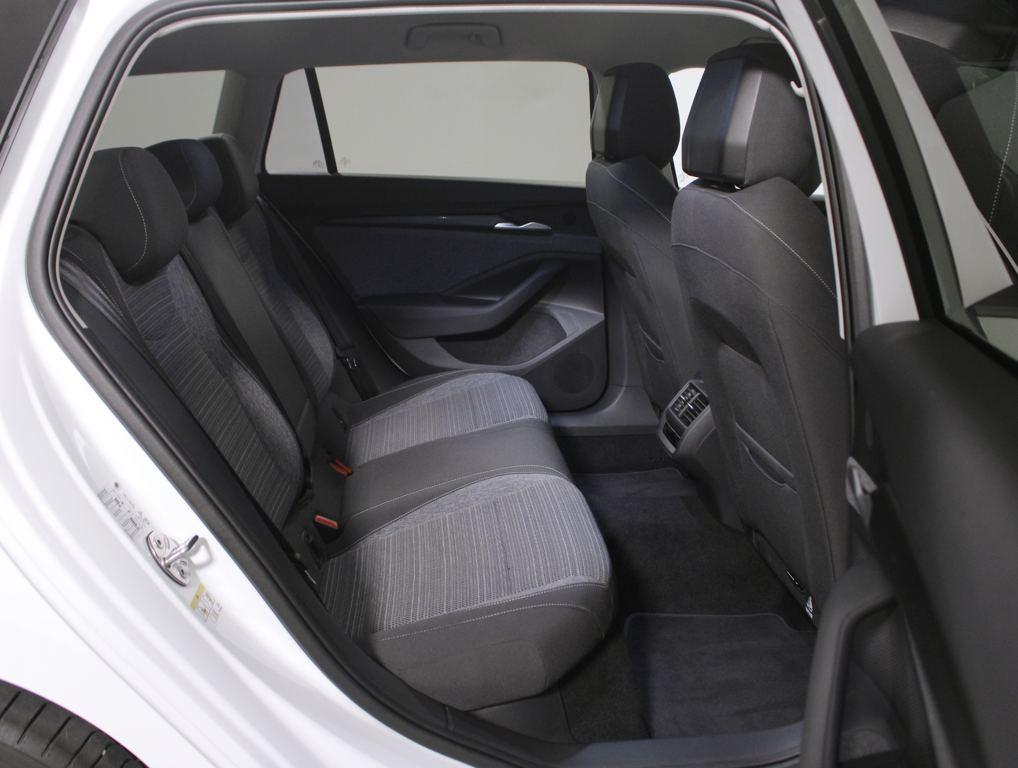 Skoda Superb Combi 1.5 TSI m-HEV Selection DSG 110 kW (150 CV) - 5