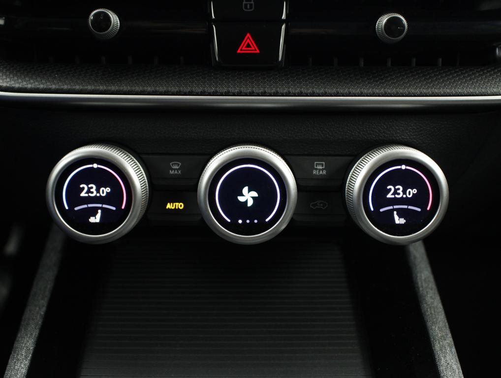 Skoda Superb Combi 1.5 TSI m-HEV Selection DSG 110 kW (150 CV) - 10