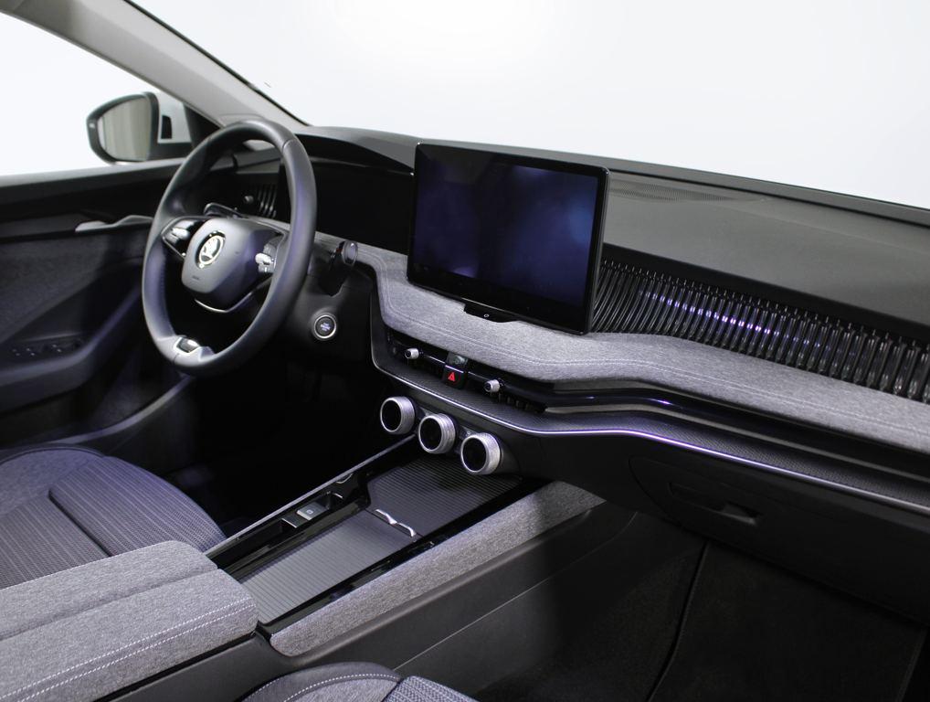 Skoda Superb Combi 1.5 TSI m-HEV Selection DSG 110 kW (150 CV) - 13