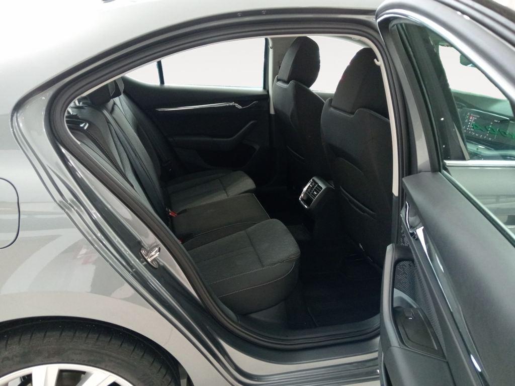 Skoda Octavia 1.4 TSI iV P-HEV Selection DSG 150 kW (204 CV) - 5