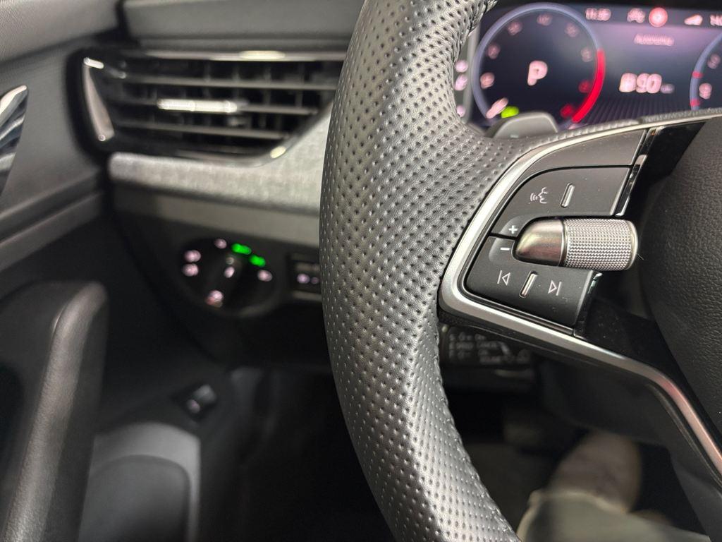 Skoda Kamiq 1.0 TSI Selection DSG 85 kW (115 CV) - 8