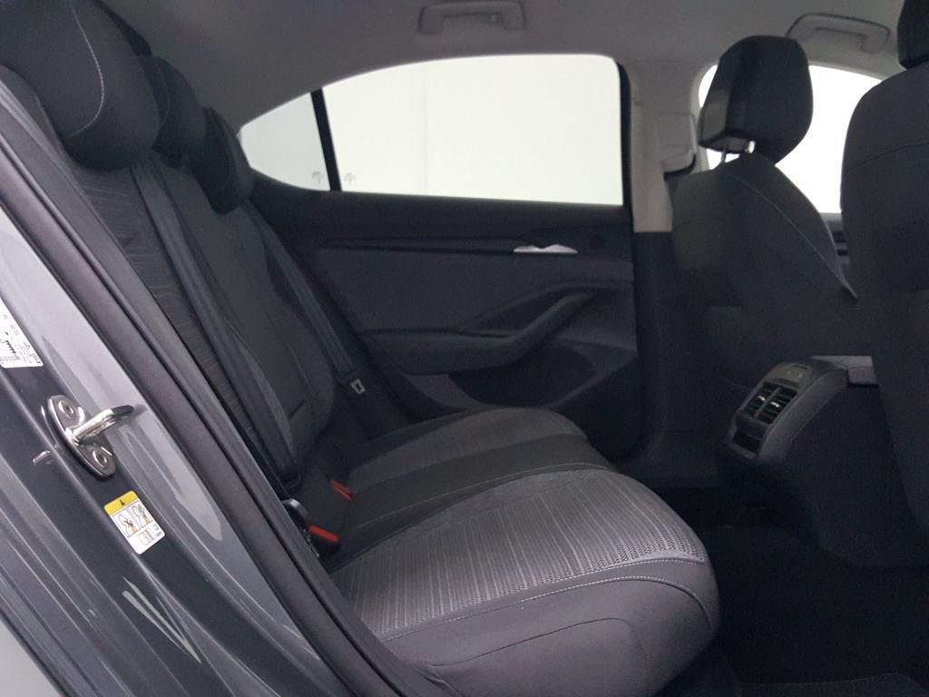 Skoda Superb 2.0 TDI Selection DSG 110 kW (150 CV) - 5