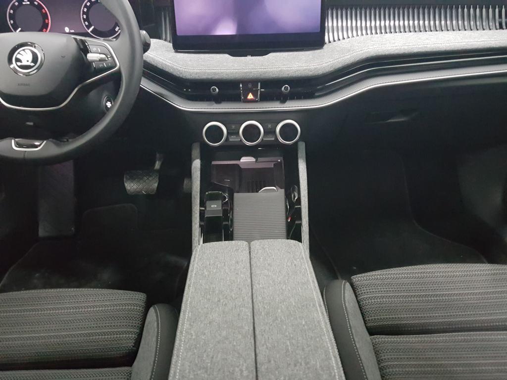 Skoda Superb 2.0 TDI Selection DSG 110 kW (150 CV) - 14