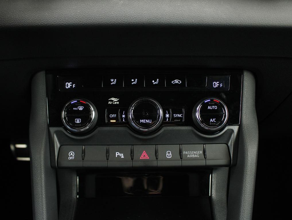 Skoda Karoq 1.5 TSI ACT Sportline DSG 110 kW (150 CV) - 10