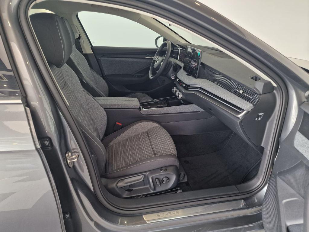 Skoda Superb 1.5 TSI m-HEV Selection DSG 110 kW (150 CV) - 4