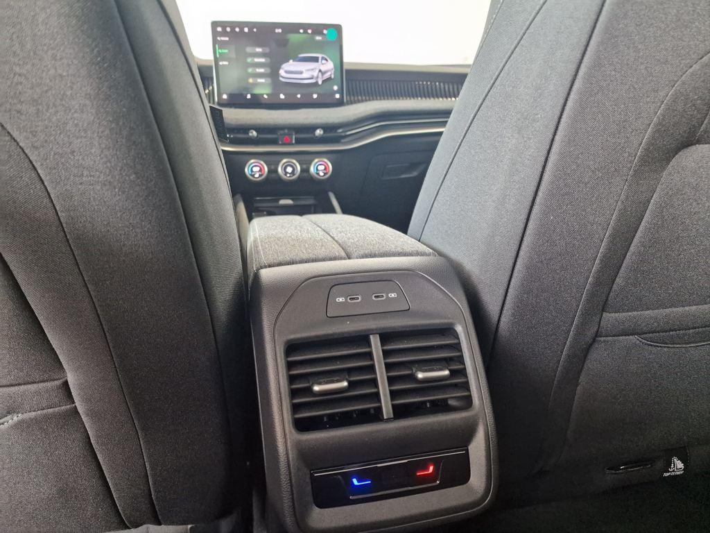 Skoda Superb 1.5 TSI m-HEV Selection DSG 110 kW (150 CV) - 8