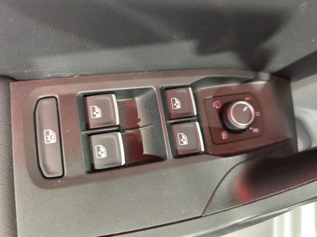 SEAT León 1.5 eTSI S&S FR Special Edition Vision DSG 110 kW (150 CV) - 11