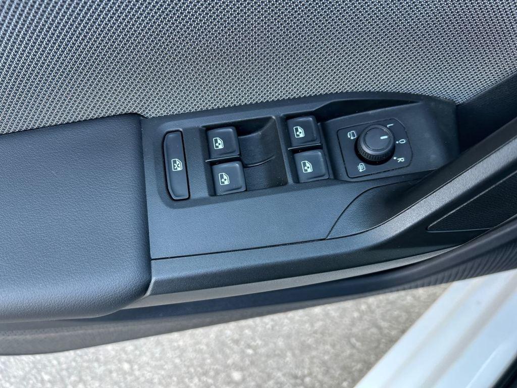 SEAT León 1.0 TSI S&S Style XL Vision 81 kW (110 CV) - 11