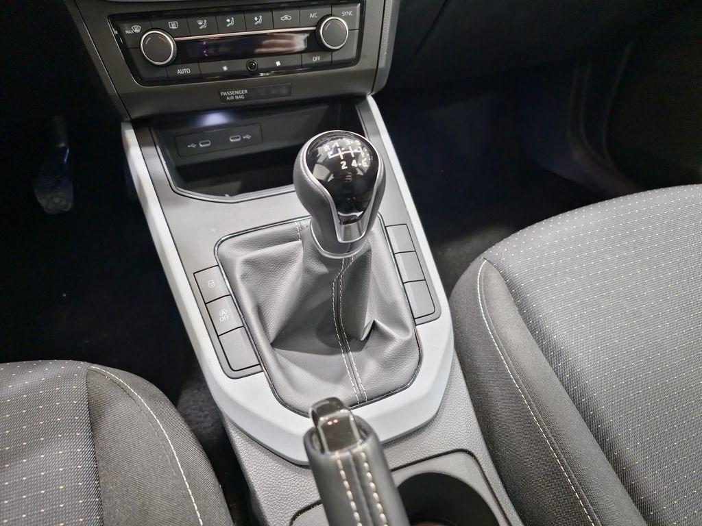 SEAT Arona 1.0 TSI Style XM 81 kW (110 CV) - 17