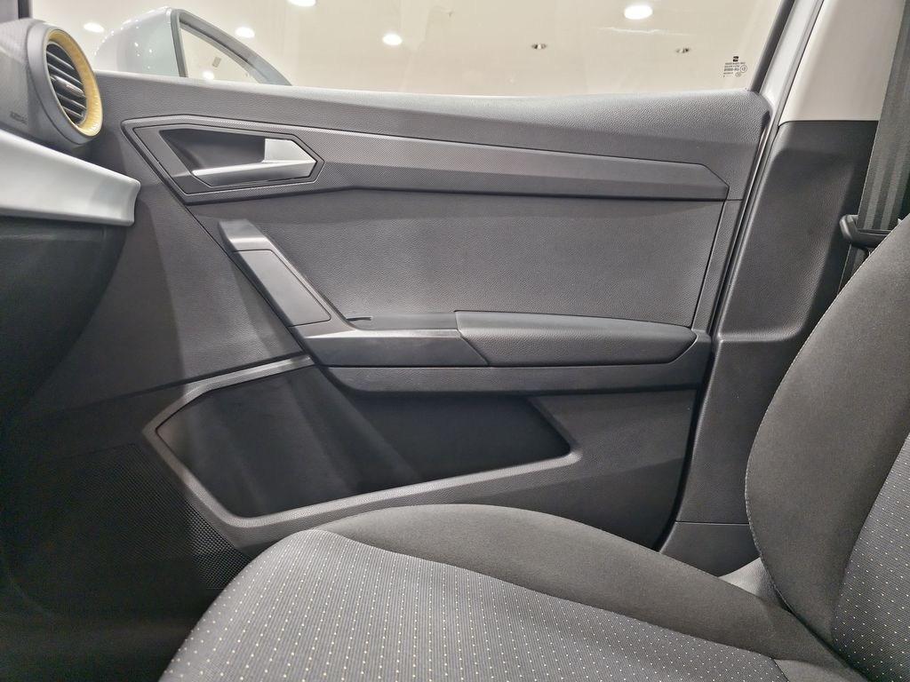 SEAT Arona 1.0 TSI Style XM 81 kW (110 CV) - 18