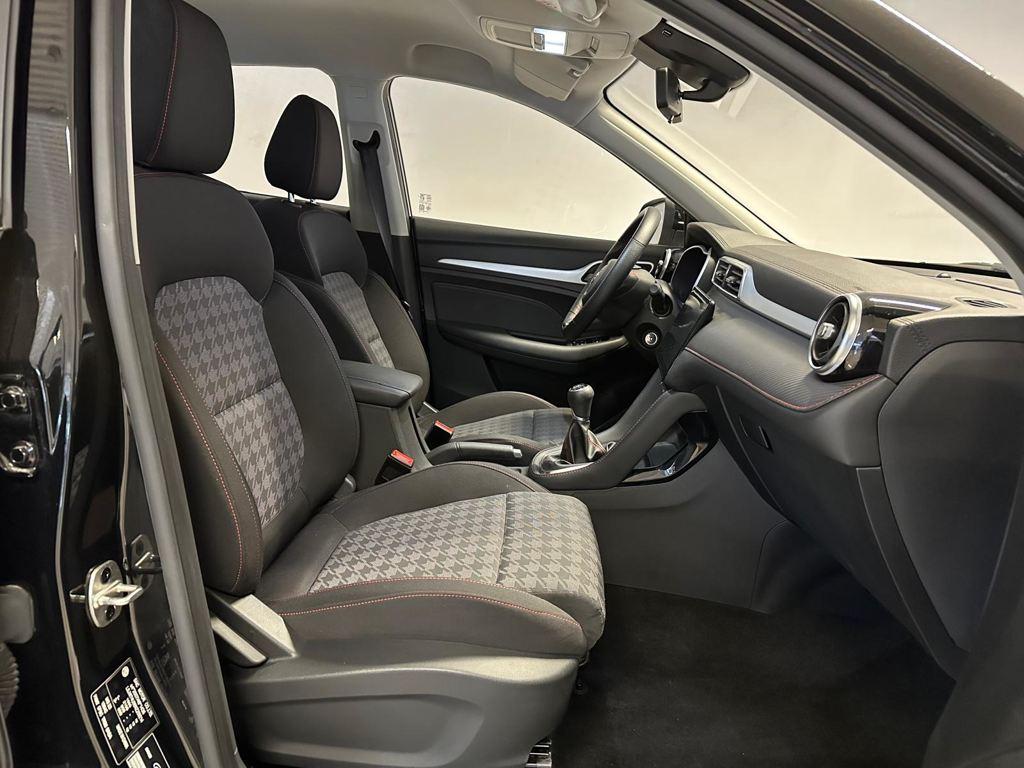 MG ZS 1.5 Comfort 78 kW (106 CV) - 4