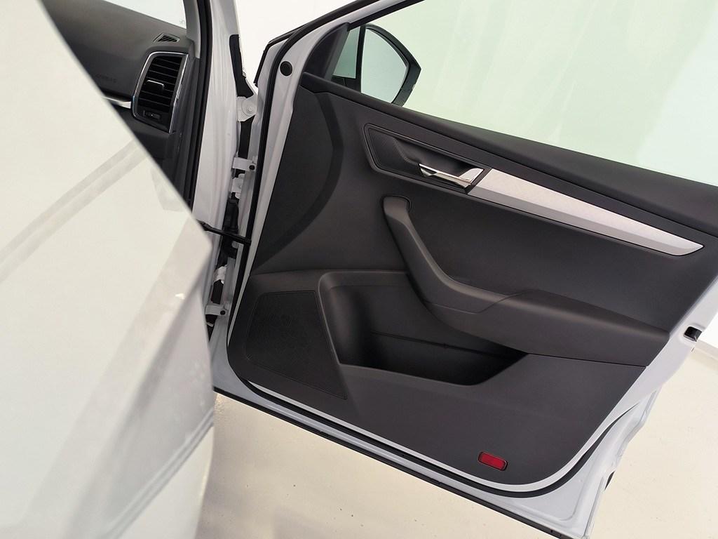 Skoda Karoq 2.0 TDI Selection 85 kW (115 CV) - 14