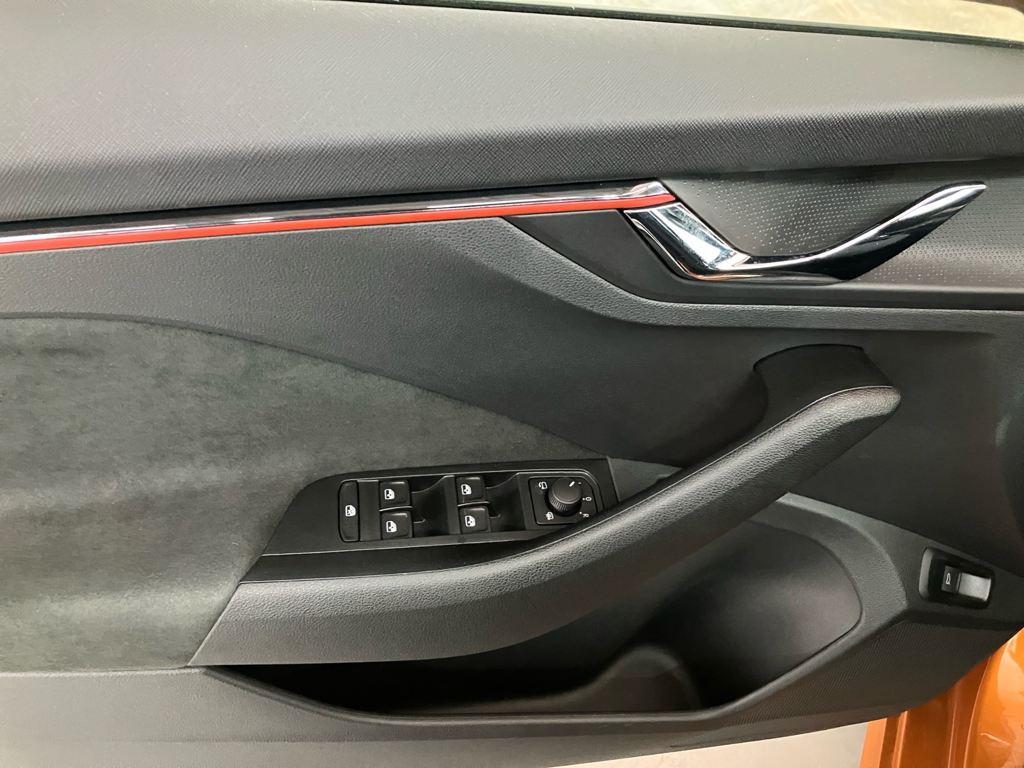 Skoda Kamiq 1.0 TSI Design DSG 85 kW (115 CV) - 13