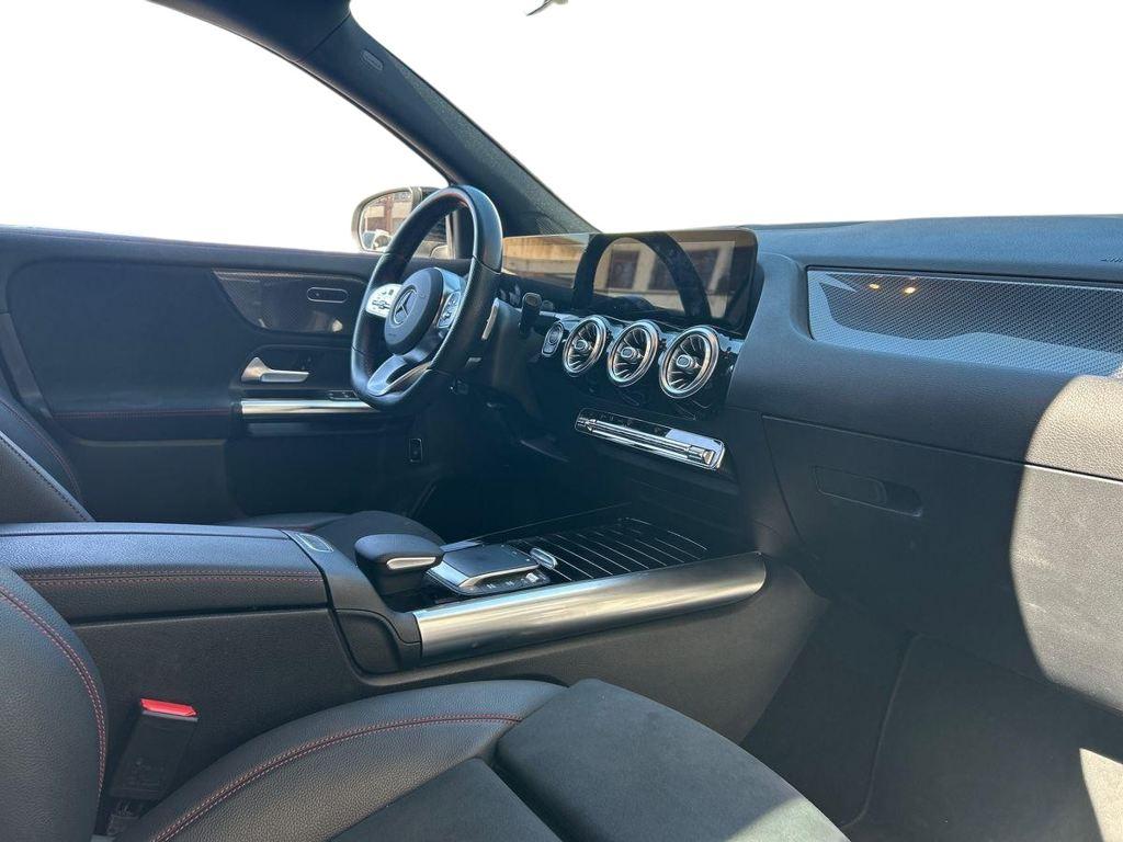 Mercedes-Benz GLA 220 d 4Matic 140 kW (190 CV) - 4