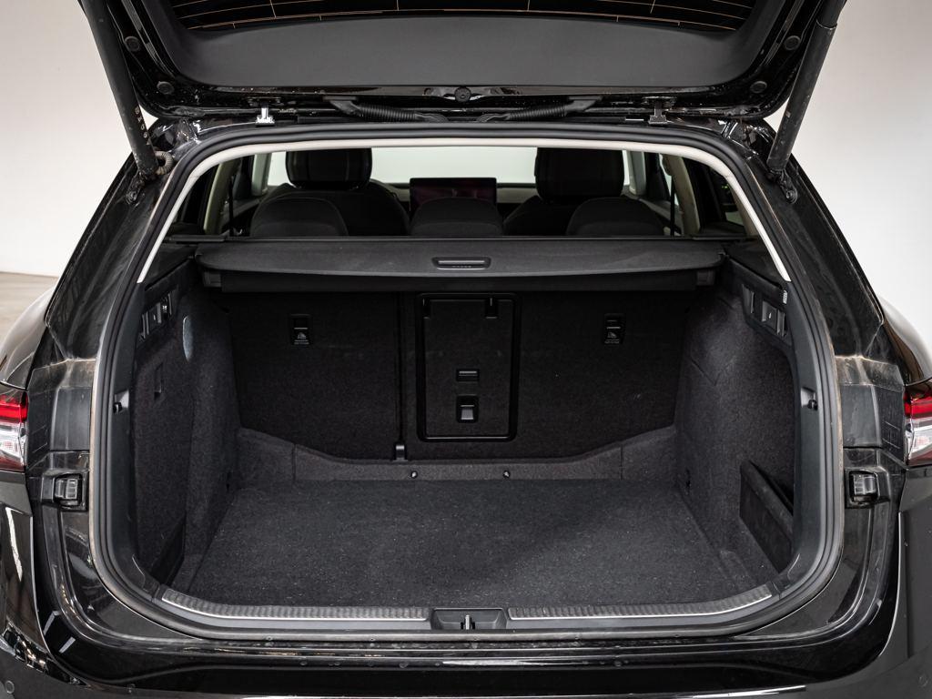 Skoda Superb Combi 1.5 TSI m-HEV Selection DSG 110 kW (150 CV) - 6