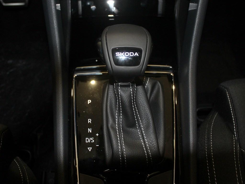 Skoda Karoq 1.5 TSI ACT Sportline DSG 110 kW (150 CV) - 17