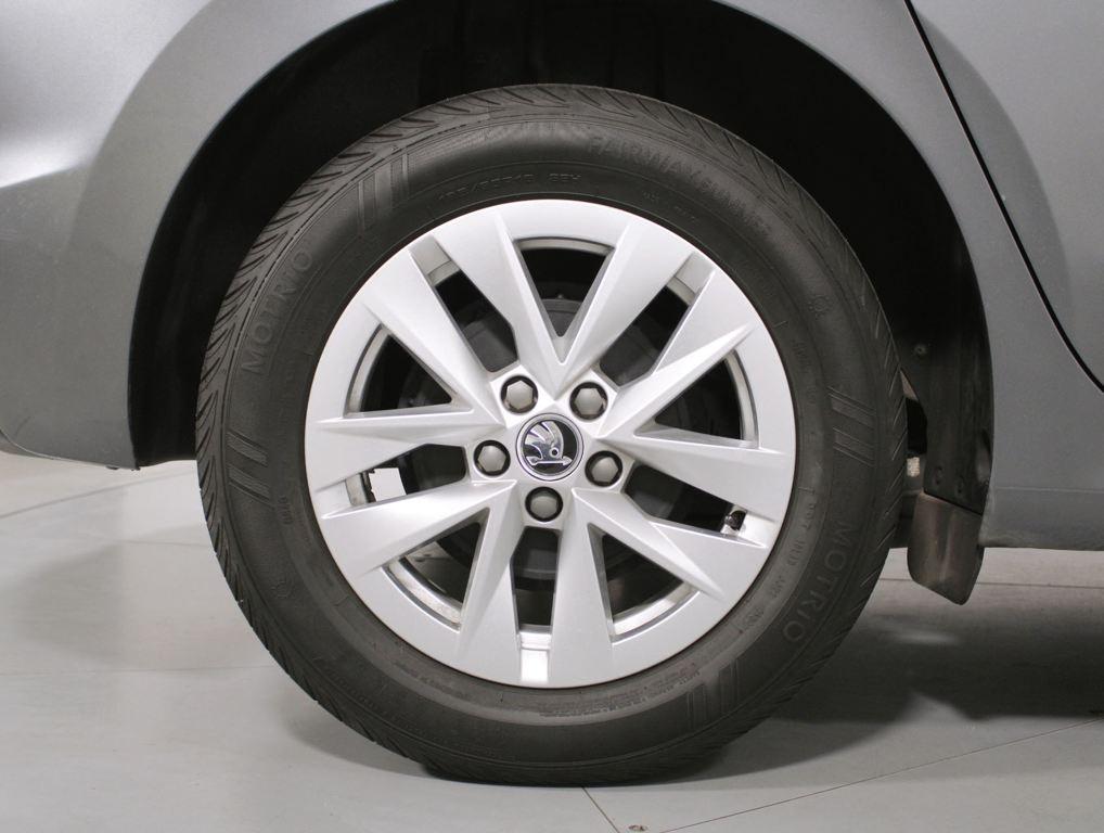 Skoda Fabia 1.0 TSI Active 70 kW (95 CV) - 7