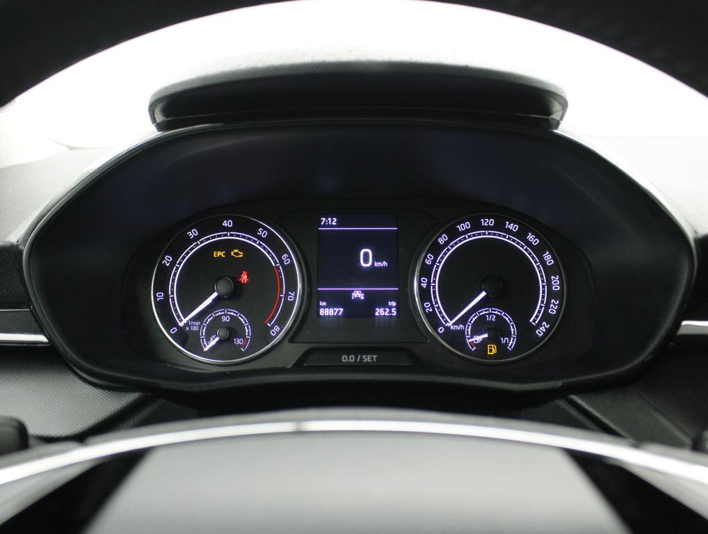 Skoda Fabia 1.0 TSI Active 70 kW (95 CV) - 8