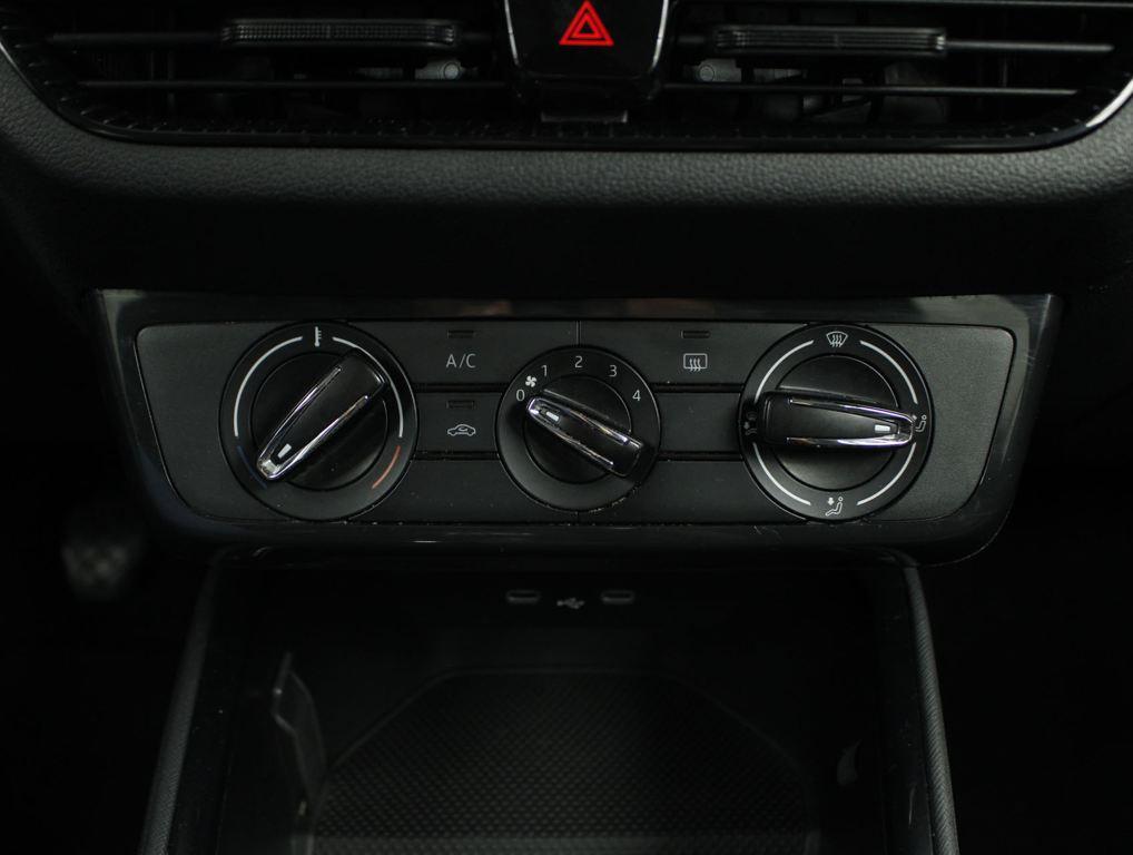 Skoda Fabia 1.0 TSI Active 70 kW (95 CV) - 10