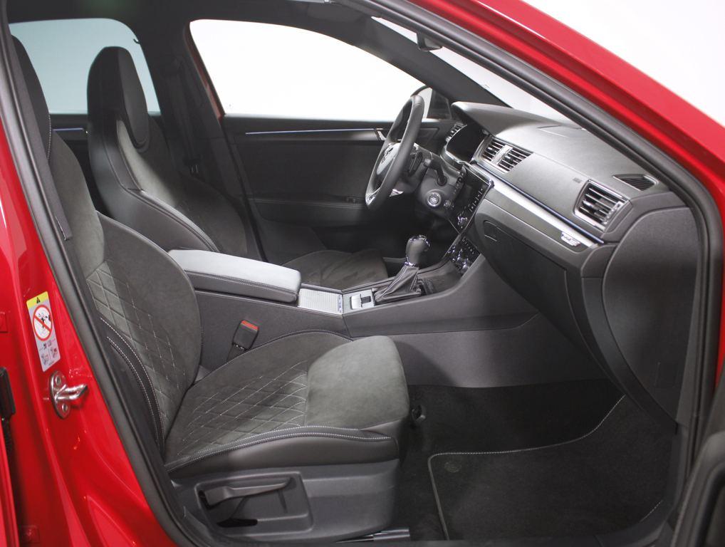 Skoda Superb 1.4 TSI iV P-HEV Sport Line DSG 160 kW (218 CV) - 4