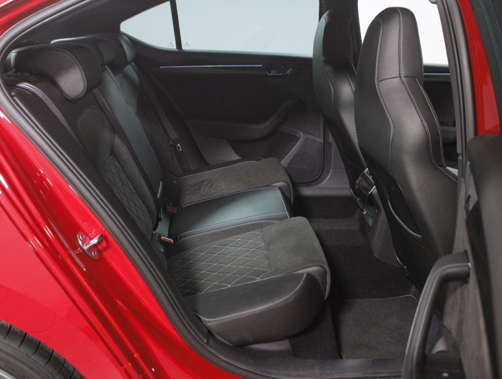 Skoda Superb 1.4 TSI iV P-HEV Sport Line DSG 160 kW (218 CV) - 5