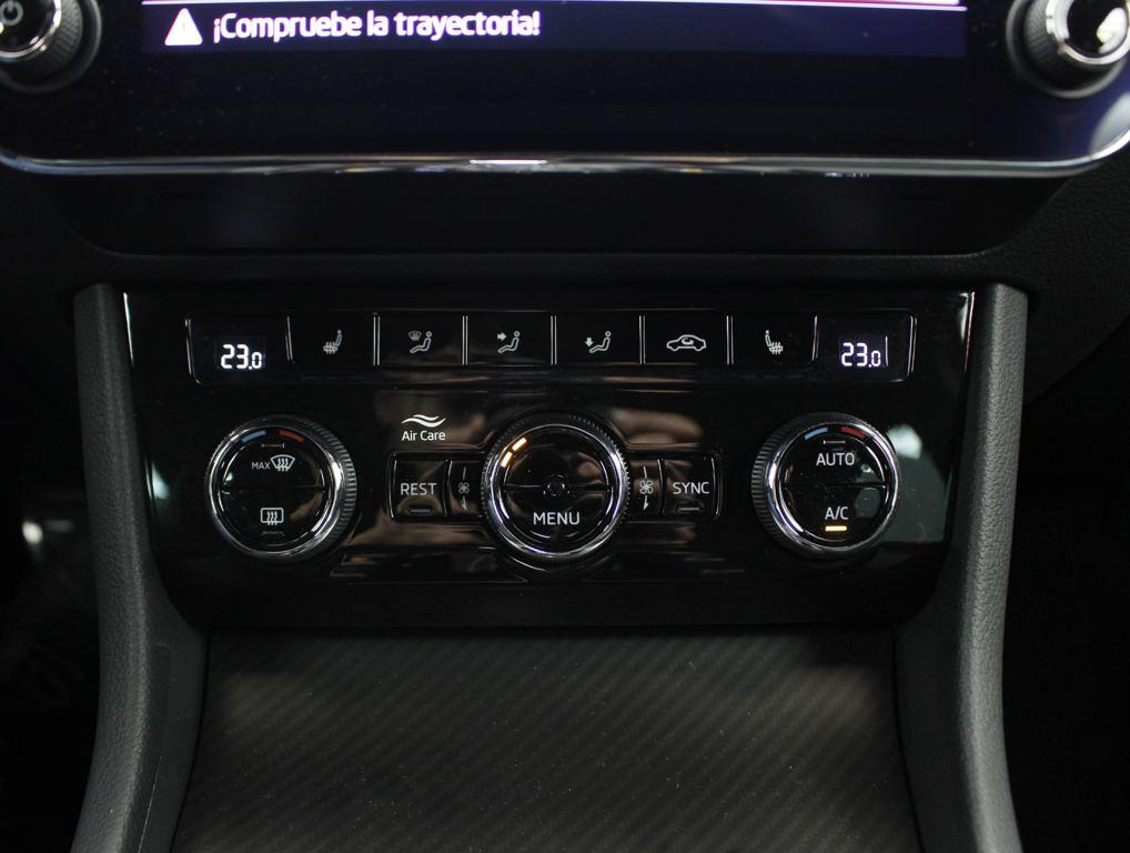 Skoda Superb 1.4 TSI iV P-HEV Sport Line DSG 160 kW (218 CV) - 10