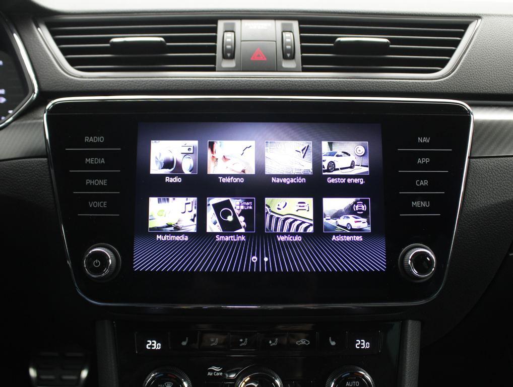 Skoda Superb 1.4 TSI iV P-HEV Sport Line DSG 160 kW (218 CV) - 11